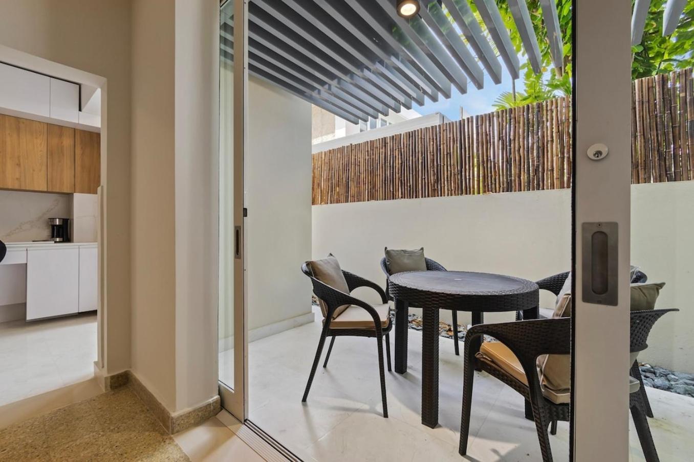 산후안 Hidden Gem In Miramar- Power Generator- Parking 아파트 외부 사진
